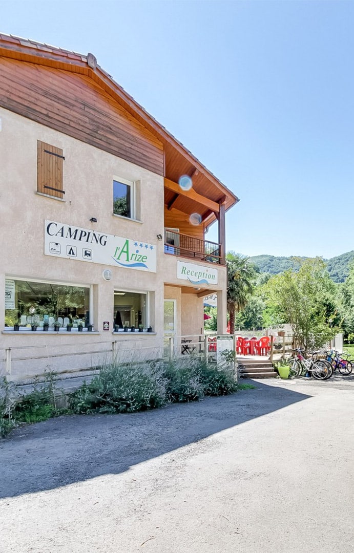 Réception du camping à La Bastide-de-Sérou