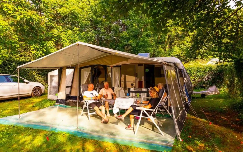 Location d'un emplacement de camping pas cher en Ariège.